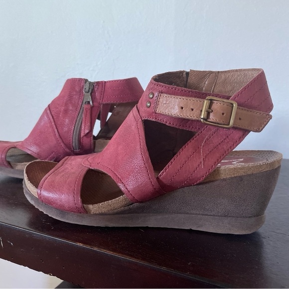 Miz Mooz  Women's Wedge Heel Sandal - Red  Size 9-9.5 EU 40 - Picture 2 of 11